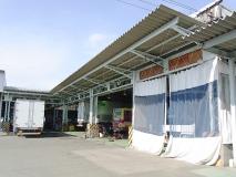 整備・架装レーンの内観