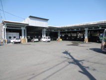 整備・架装レーンの内観